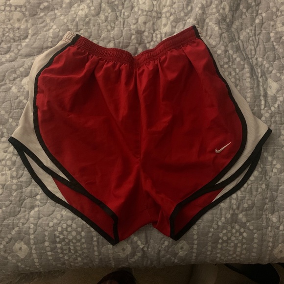 Nike Pants - Nike tempo run shorts